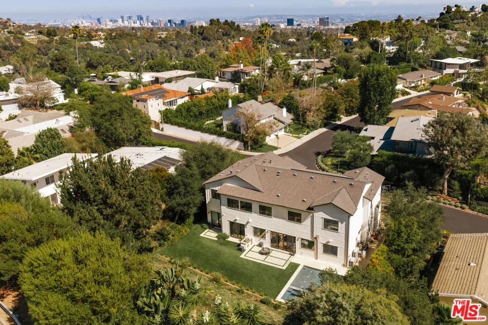 13423 Bayliss Road Los Angeles, CA 90049