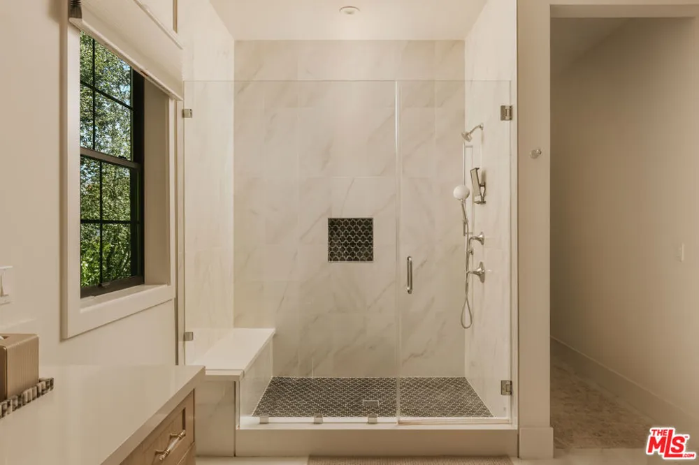 13423 Bayliss Road Los Angeles, CA 90049