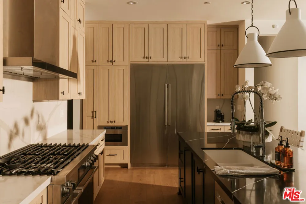 13423 Bayliss Road Los Angeles, CA 90049