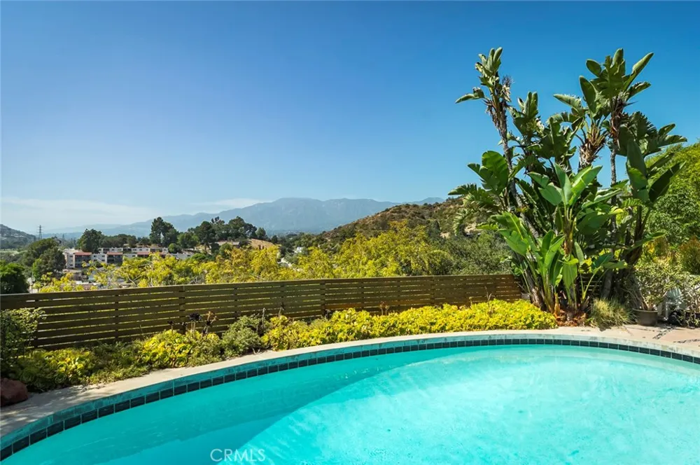 2770 Mira Vista Drive Glendale, CA 91208