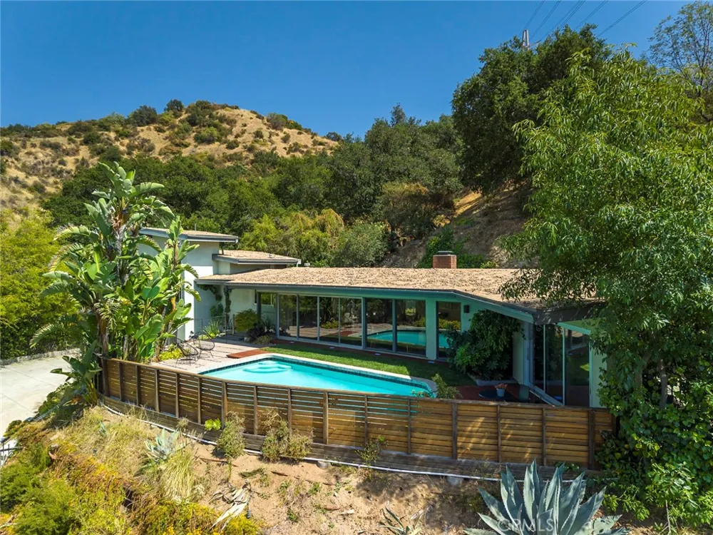 2770 Mira Vista Drive Glendale, CA 91208