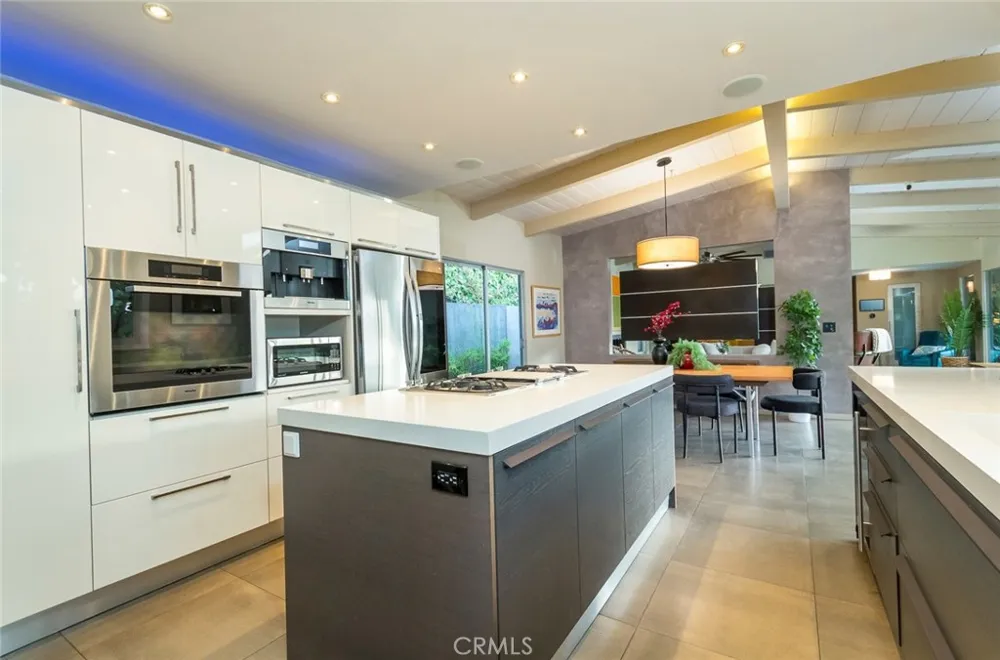 2770 Mira Vista Drive Glendale, CA 91208