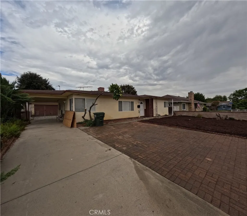 255 W La Verne Pomona, CA 91767