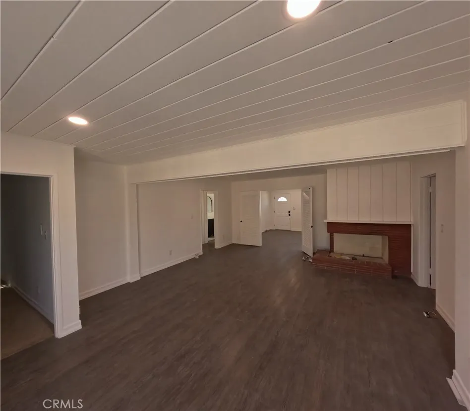 255 W La Verne Pomona, CA 91767