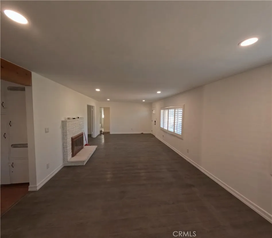 255 W La Verne Pomona, CA 91767
