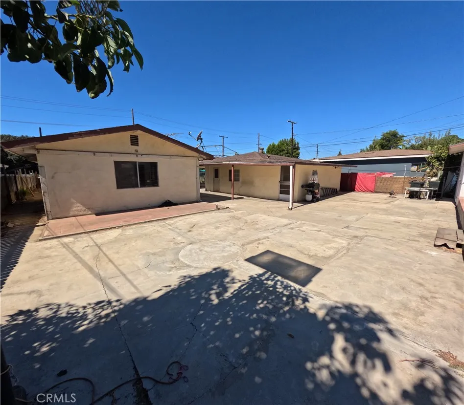 255 W La Verne Pomona, CA 91767