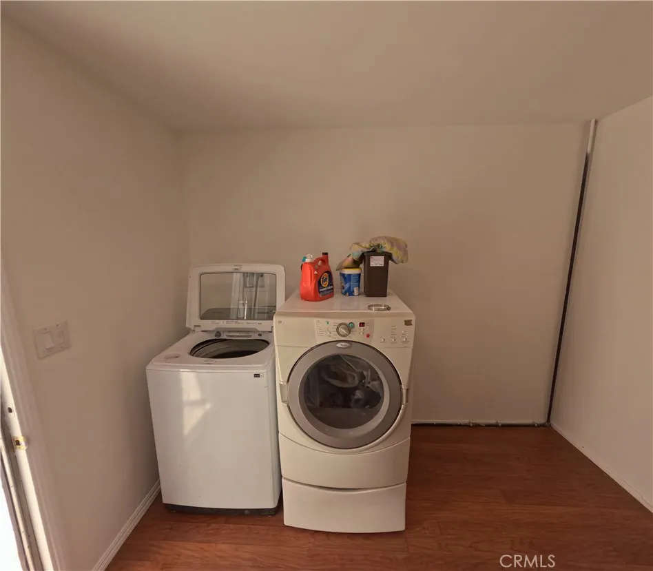 255 W La Verne Pomona, CA 91767