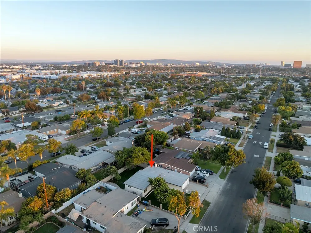 2325 S Shelton Santa Ana, CA 92707
