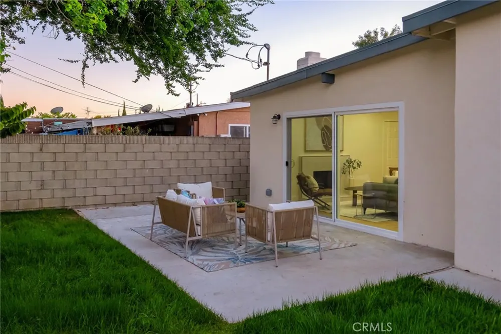 2325 S Shelton Santa Ana, CA 92707