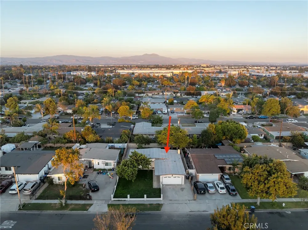 2325 S Shelton Santa Ana, CA 92707