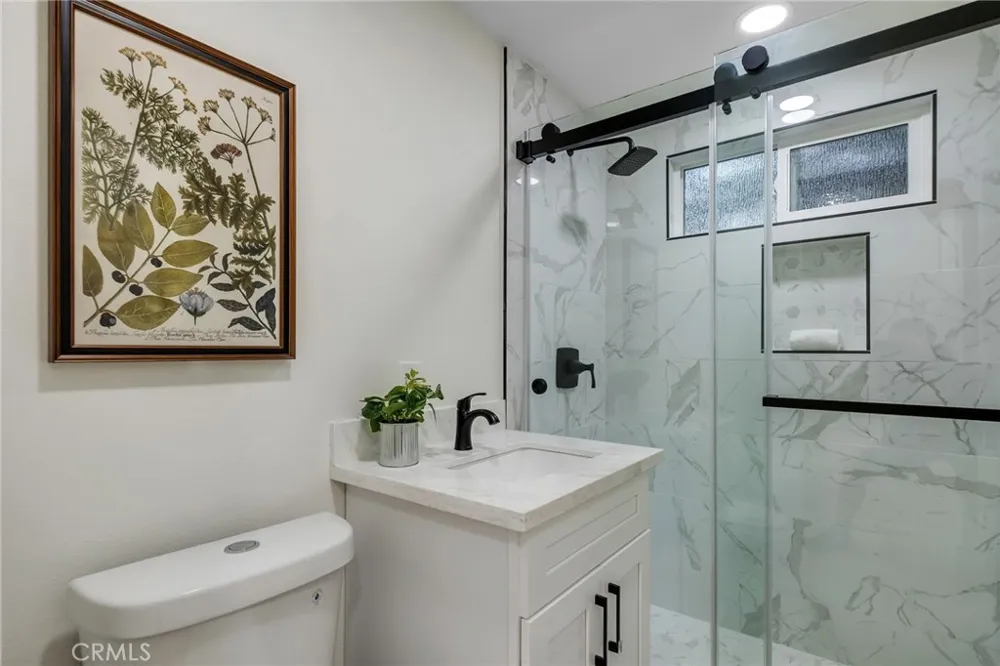 2325 S Shelton Santa Ana, CA 92707