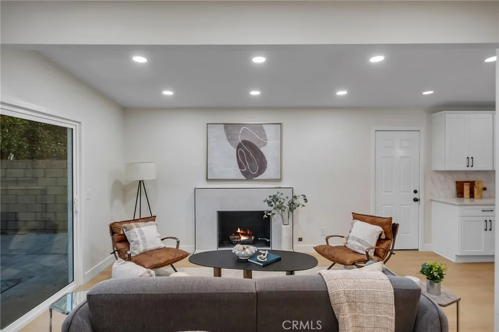 2325 S Shelton Santa Ana, CA 92707