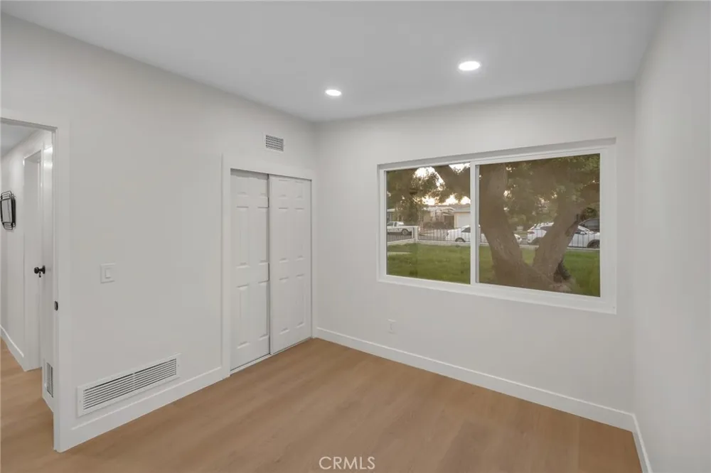 2325 S Shelton Santa Ana, CA 92707