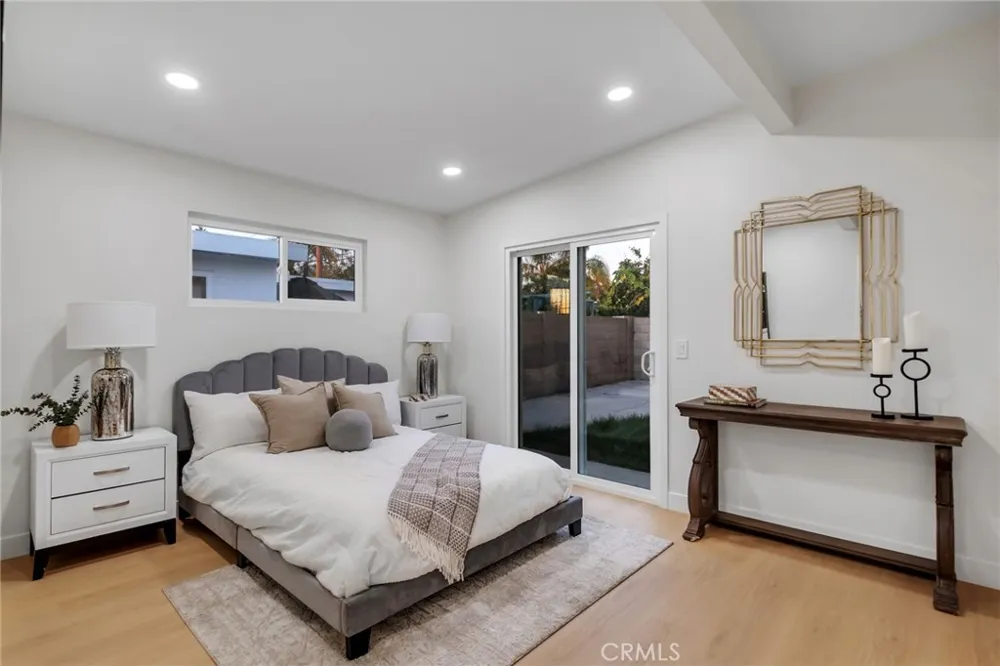 2325 S Shelton Santa Ana, CA 92707