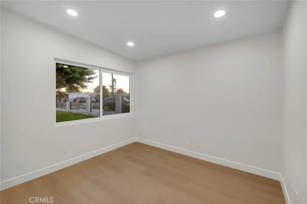 2325 S Shelton Santa Ana, CA 92707