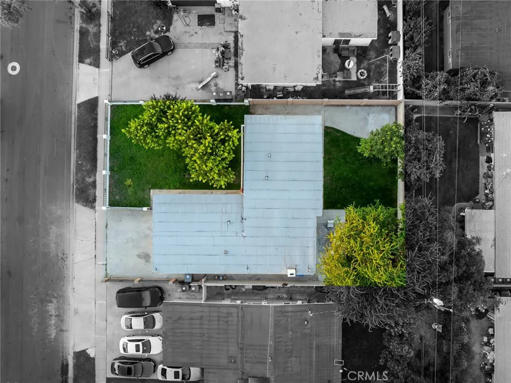 2325 S Shelton Santa Ana, CA 92707