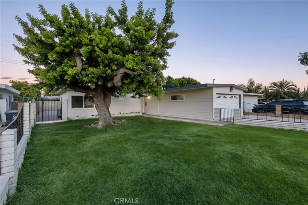 2325 S Shelton Santa Ana, CA 92707