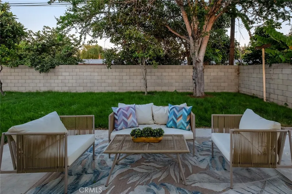 2325 S Shelton Santa Ana, CA 92707