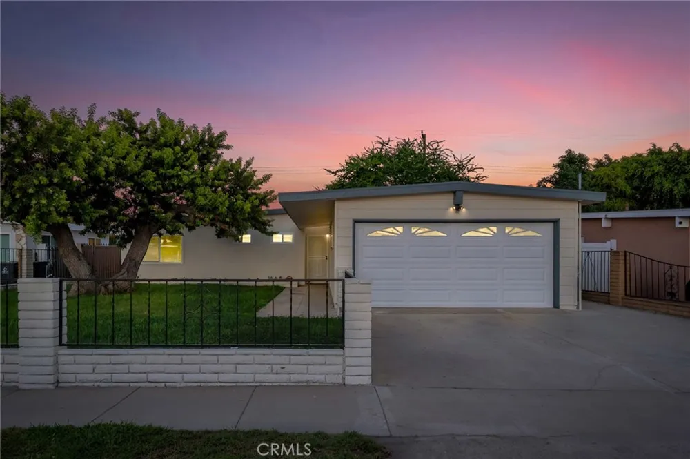 2325 S Shelton Santa Ana, CA 92707