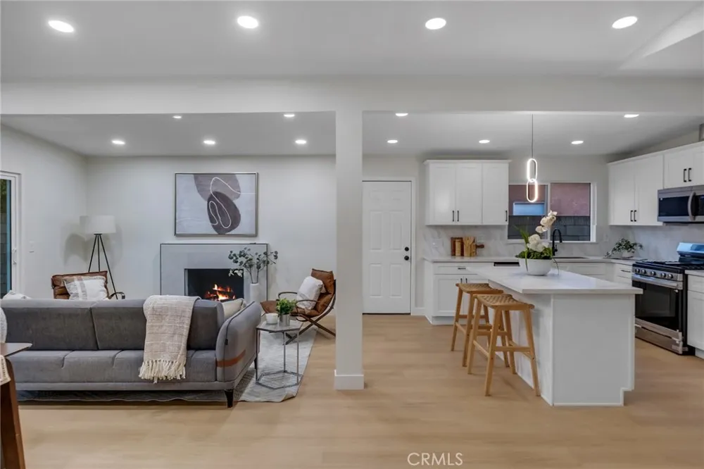 2325 S Shelton Santa Ana, CA 92707