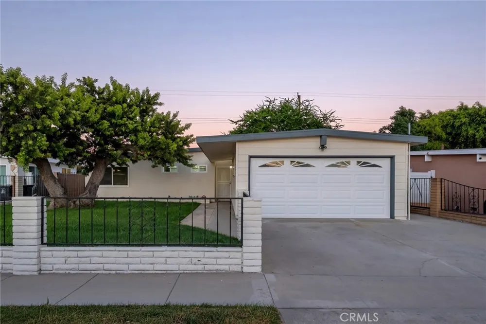 2325 S Shelton Santa Ana, CA 92707