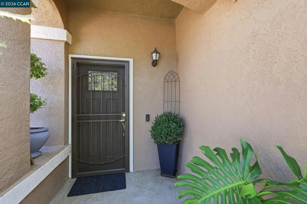 25 Sparrow Hawk Ct. Oakley, CA 94561