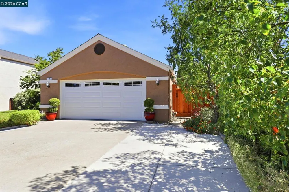25 Sparrow Hawk Ct. Oakley, CA 94561