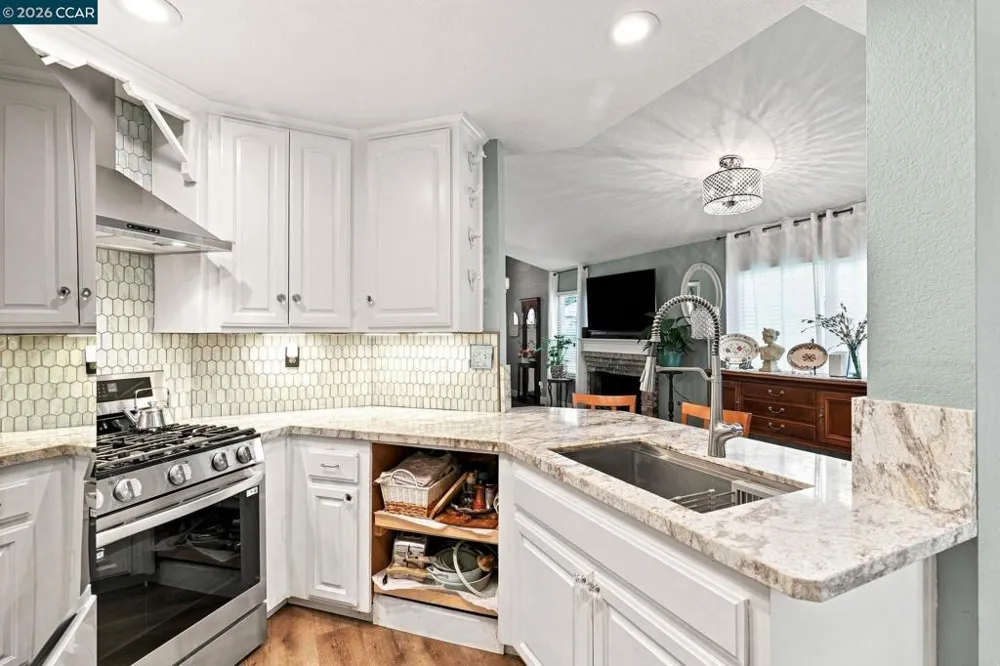 25 Sparrow Hawk Ct. Oakley, CA 94561