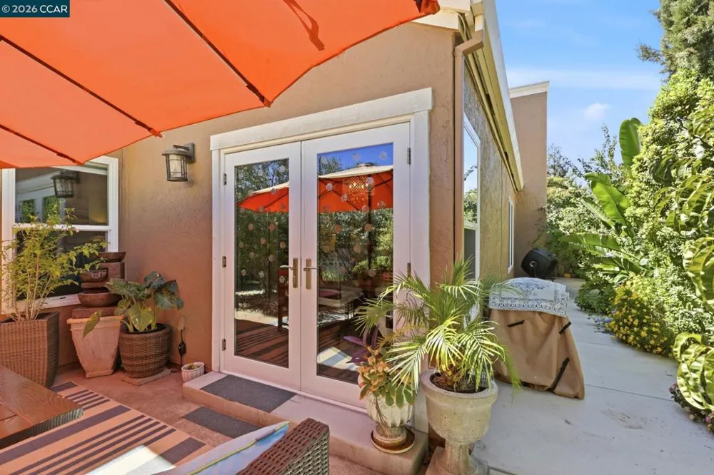25 Sparrow Hawk Ct. Oakley, CA 94561