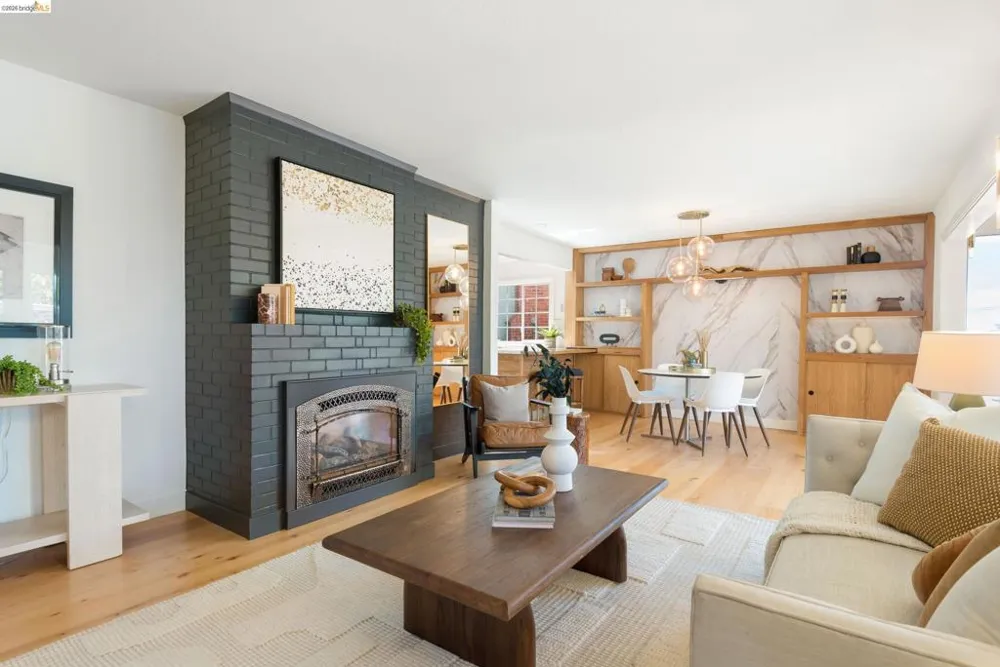 5800 Saint Paul Ct Oakland, CA 94618