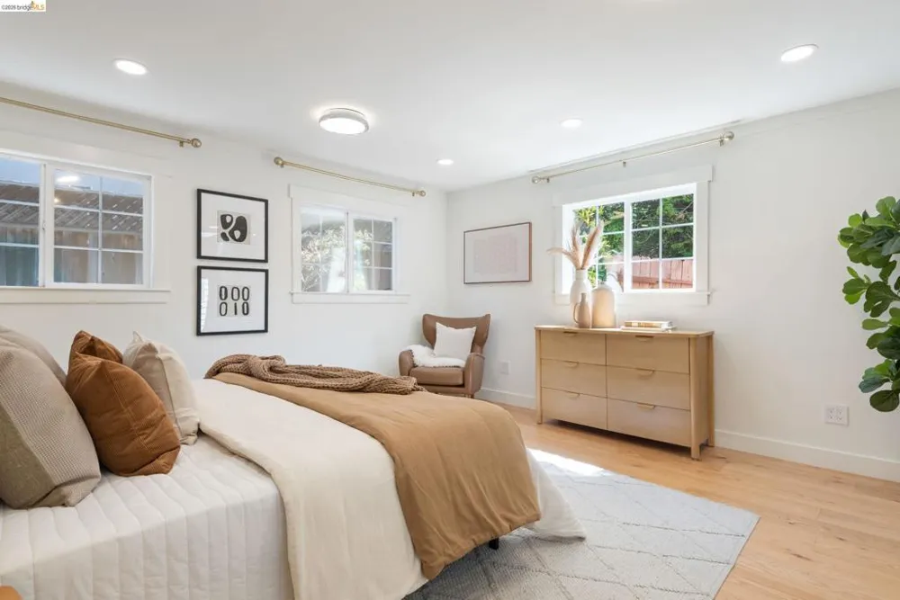 5800 Saint Paul Ct Oakland, CA 94618