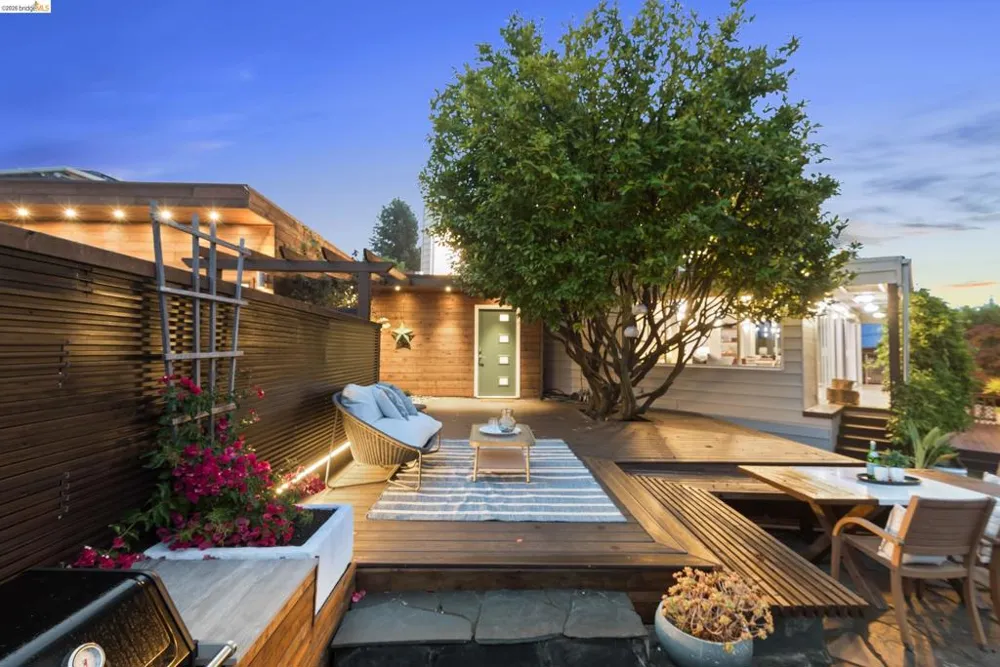 5800 Saint Paul Ct Oakland, CA 94618