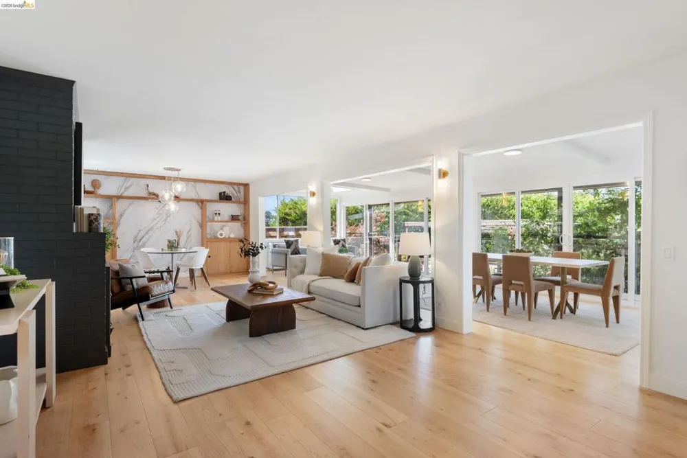 5800 Saint Paul Ct Oakland, CA 94618