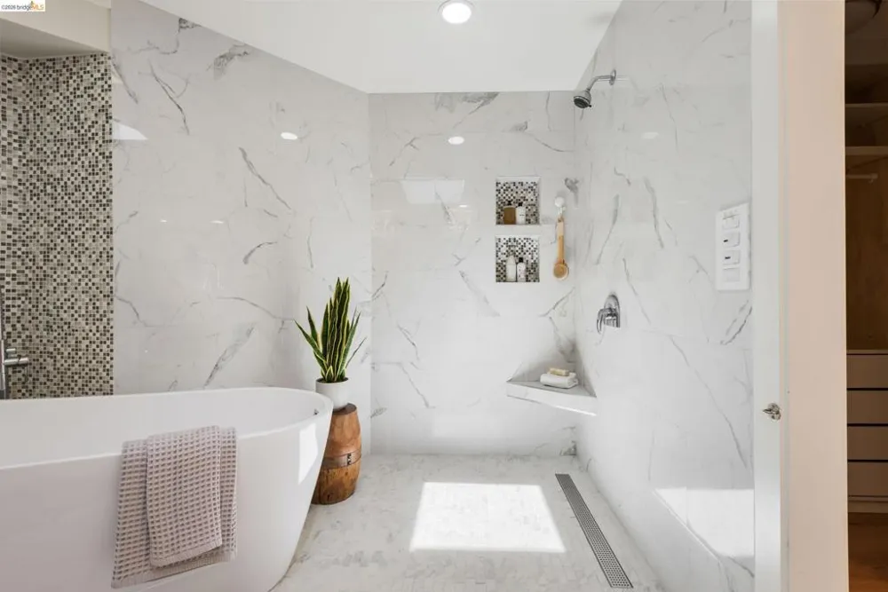 5800 Saint Paul Ct Oakland, CA 94618