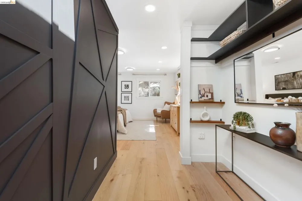 5800 Saint Paul Ct Oakland, CA 94618