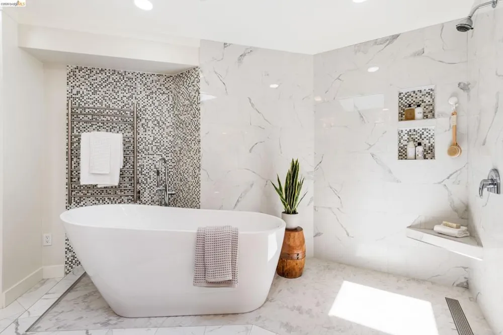5800 Saint Paul Ct Oakland, CA 94618