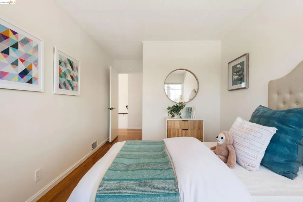 5800 Saint Paul Ct Oakland, CA 94618
