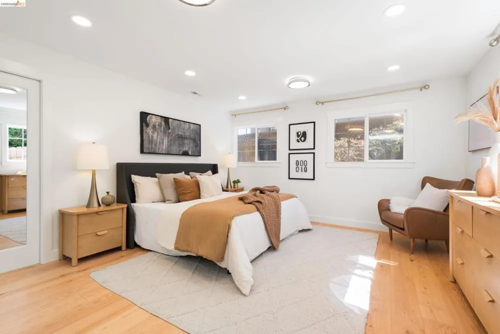 5800 Saint Paul Ct Oakland, CA 94618