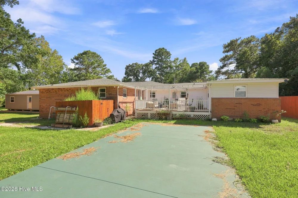 189 Country Club Road Sneads Ferry, NC 28460