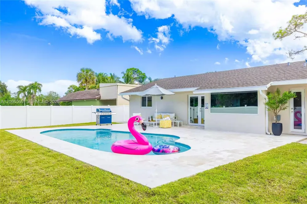 4899 Canal Dr Lake Worth, FL 33463