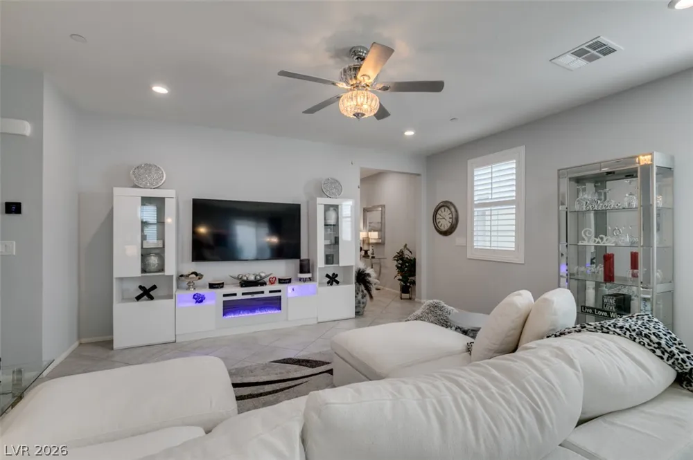 2927 Tranquil Brook Avenue Henderson, NV 89044