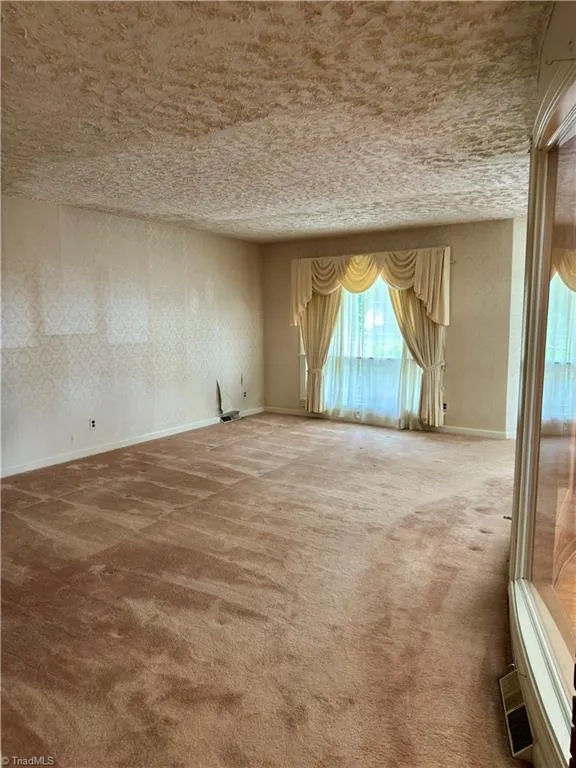 1031 Country Lane Winston-Salem, NC 27107