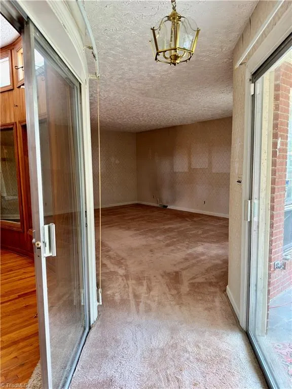 1031 Country Lane Winston-Salem, NC 27107