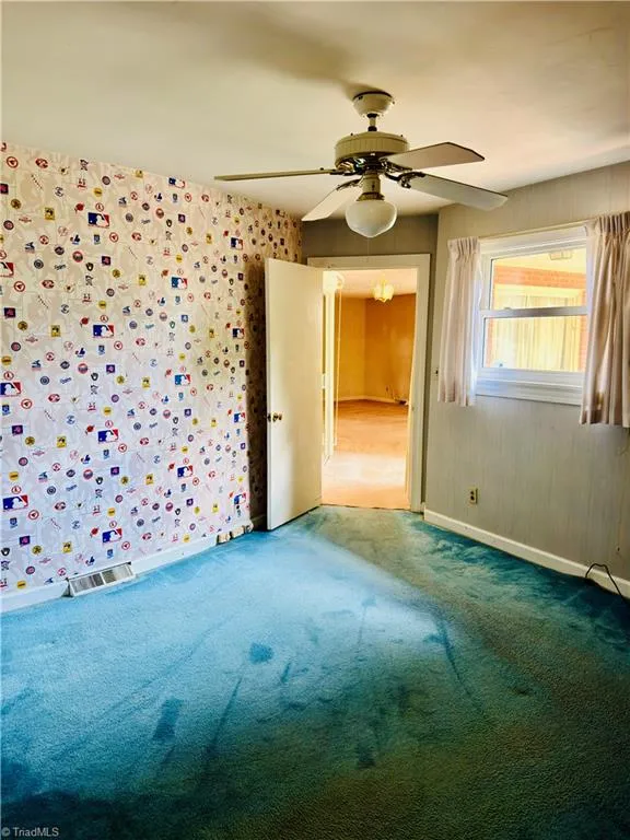1031 Country Lane Winston-Salem, NC 27107