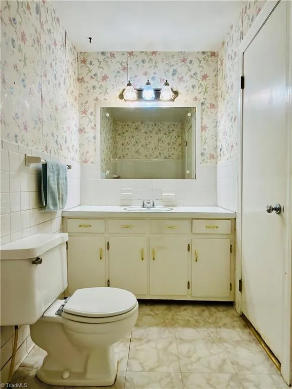 1031 Country Lane Winston-Salem, NC 27107