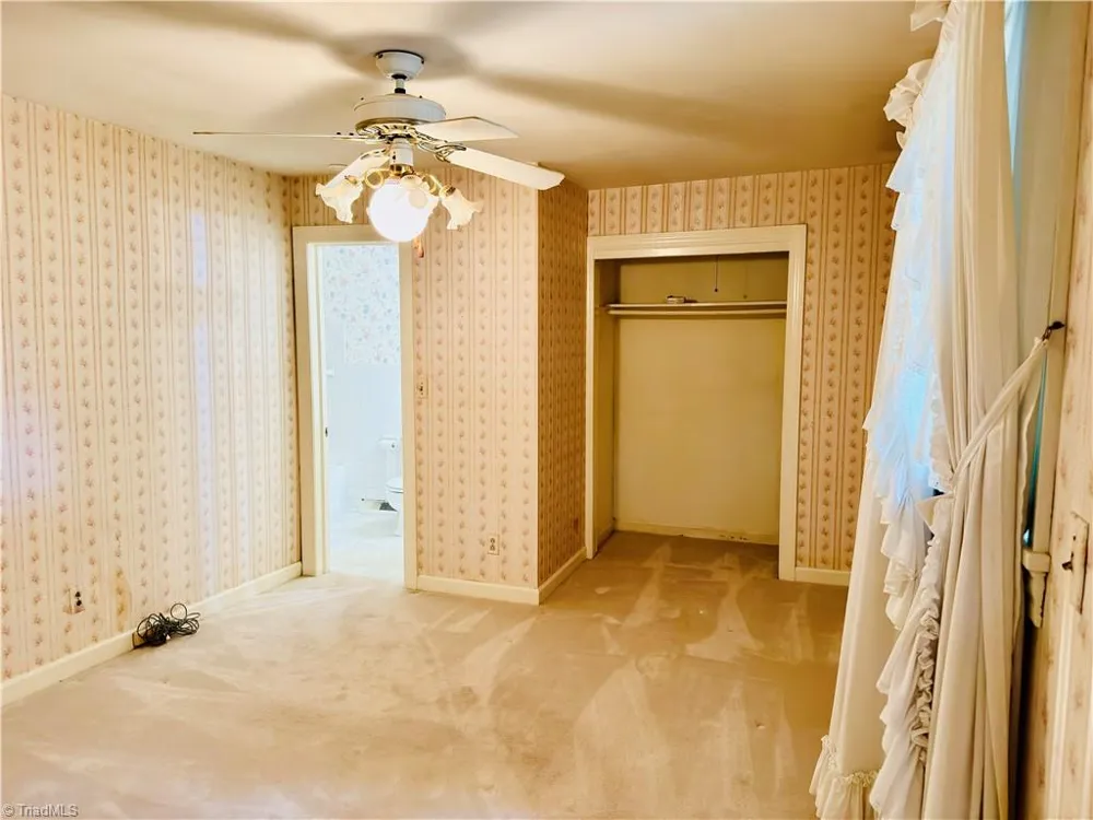 1031 Country Lane Winston-Salem, NC 27107