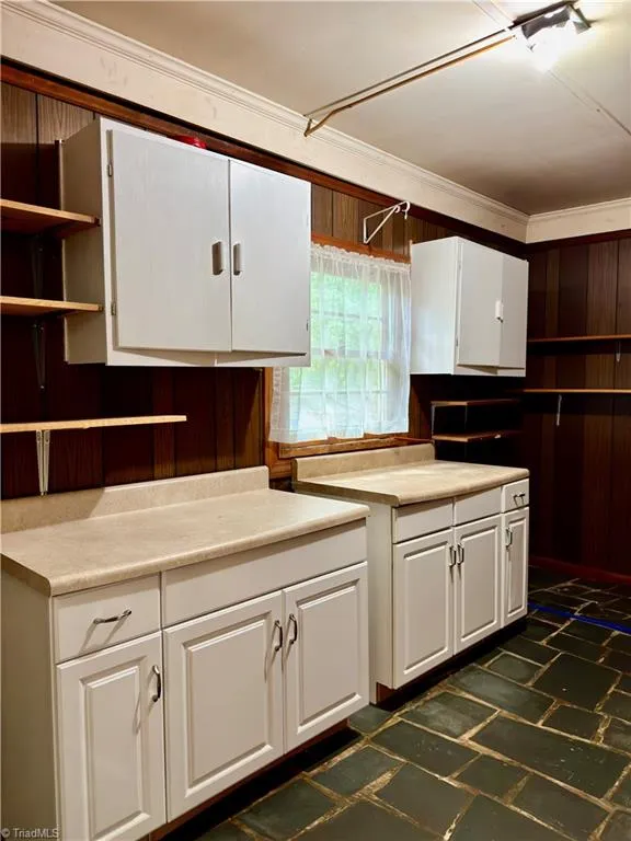 1031 Country Lane Winston-Salem, NC 27107