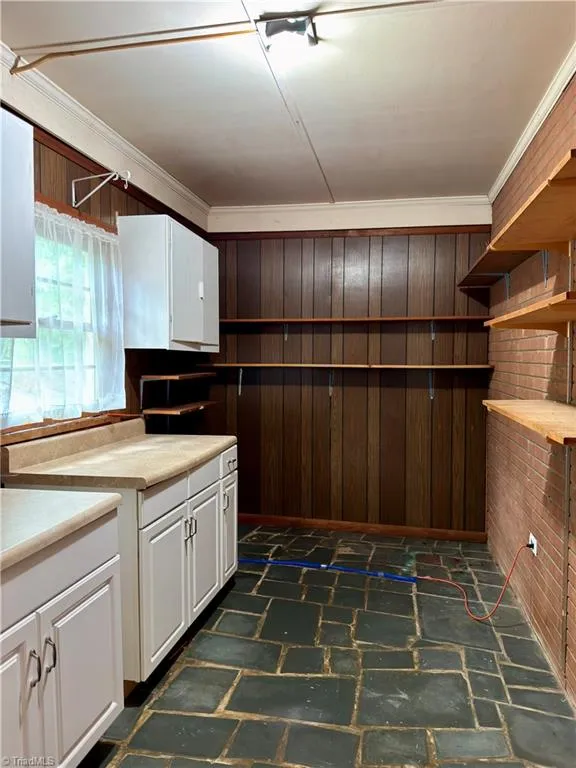 1031 Country Lane Winston-Salem, NC 27107