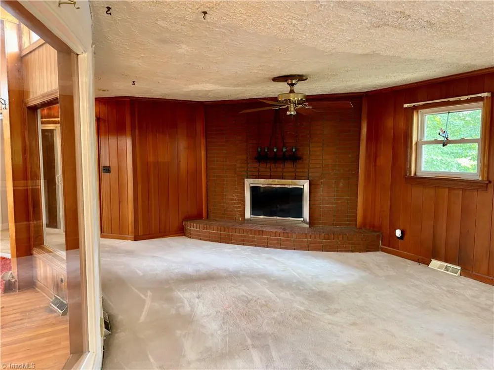 1031 Country Lane Winston-Salem, NC 27107