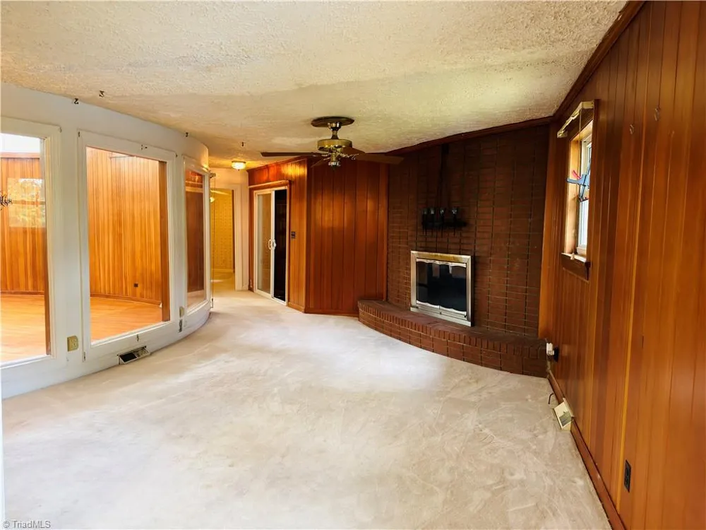 1031 Country Lane Winston-Salem, NC 27107